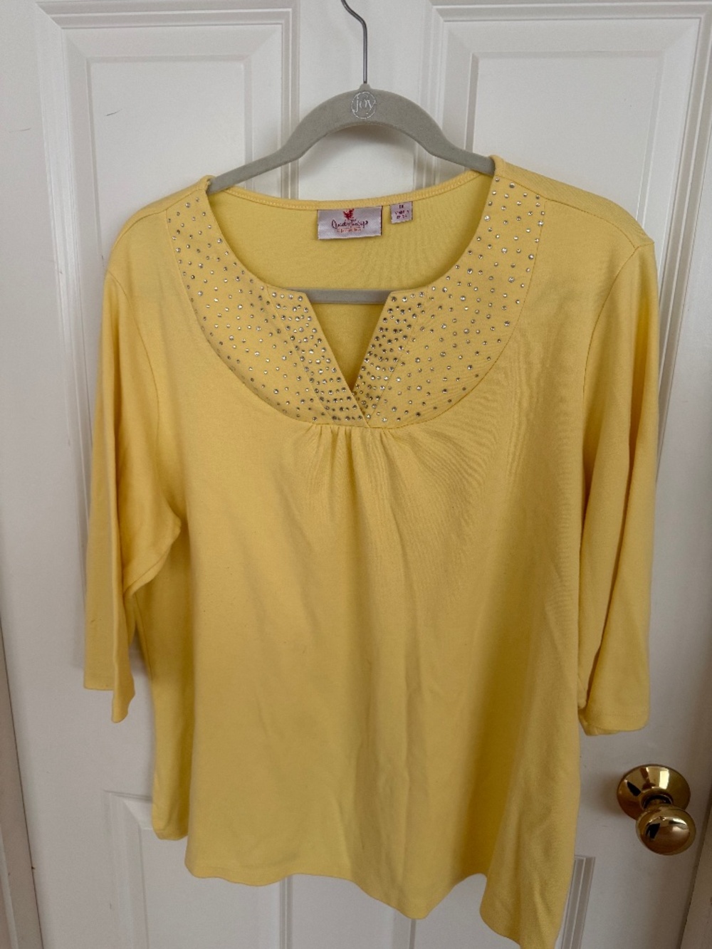 quaker factory top yellow 1x cotton/poly 3/4 length sleeves
